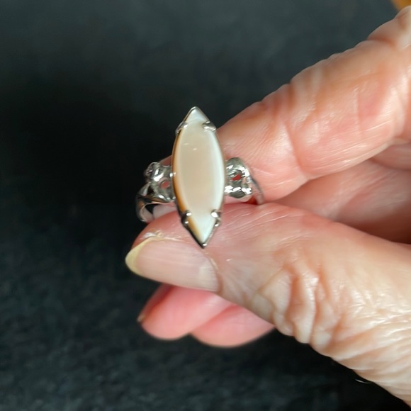 Pink Shell Sterling Ring - Picture 2 of 4